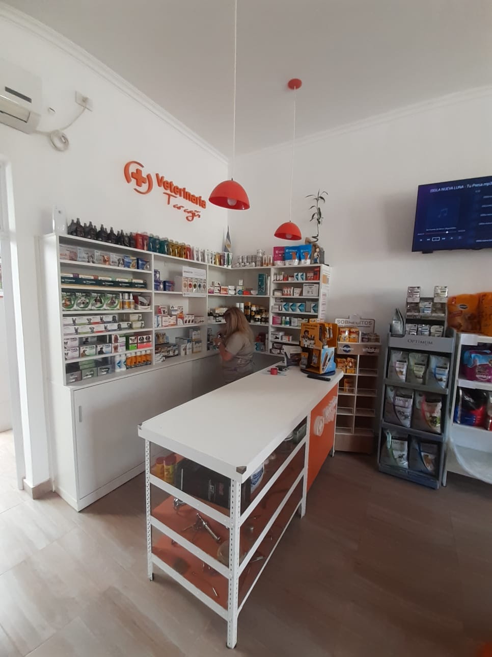 Farmacia y pet shop de Clínica Veterinaria Taragui